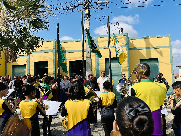 Solonópole Inicia Festejos pelos 154 Anos de Emancipação com Ato Solene de Hasteamento das Bandeiras